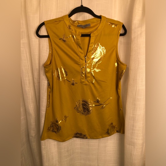 Alex and Parker Elegant Gold Floral Blouse - Picture 4 of 10